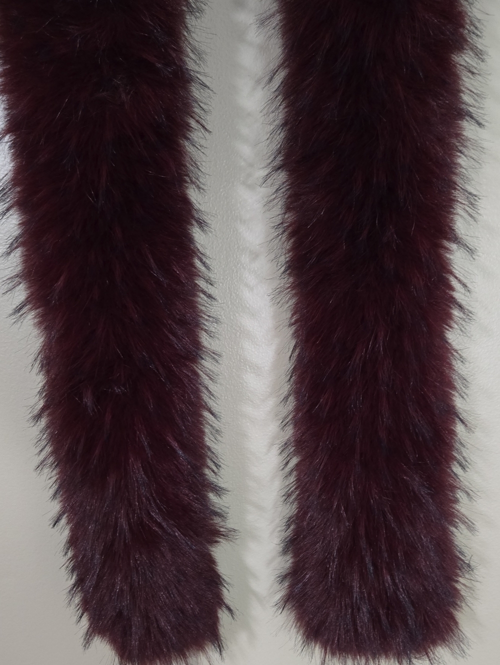 ASOS Deep Burgundy Faux Fur Scarf One Size - Picture 2 of 5